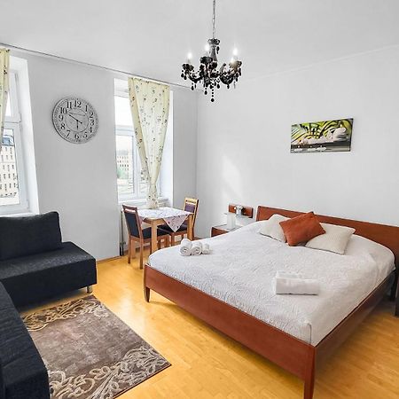 Spacious Three-Bedroom, Three King-Size Beds Viyana Dış mekan fotoğraf