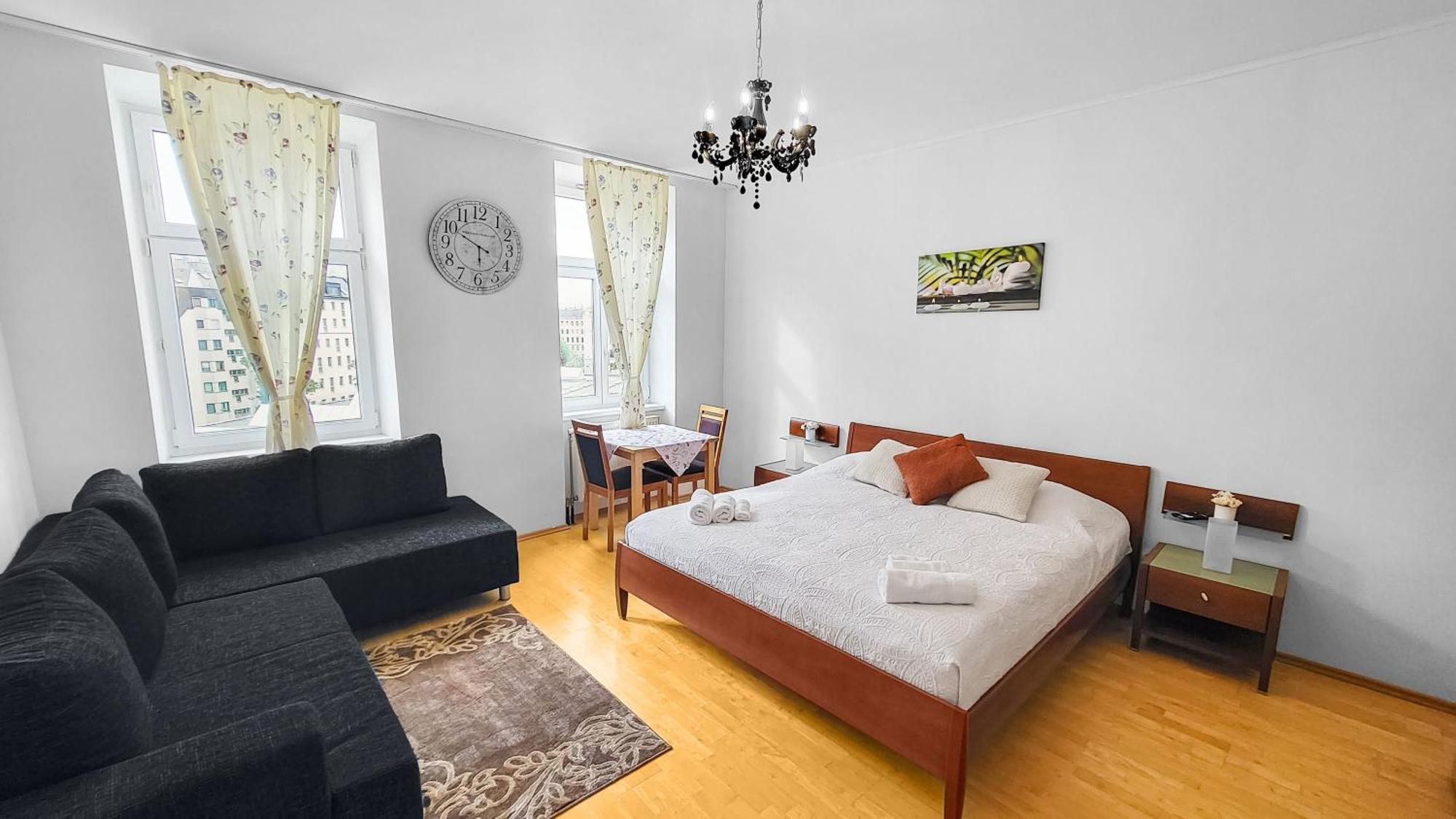 Spacious Three-Bedroom, Three King-Size Beds Viyana Dış mekan fotoğraf