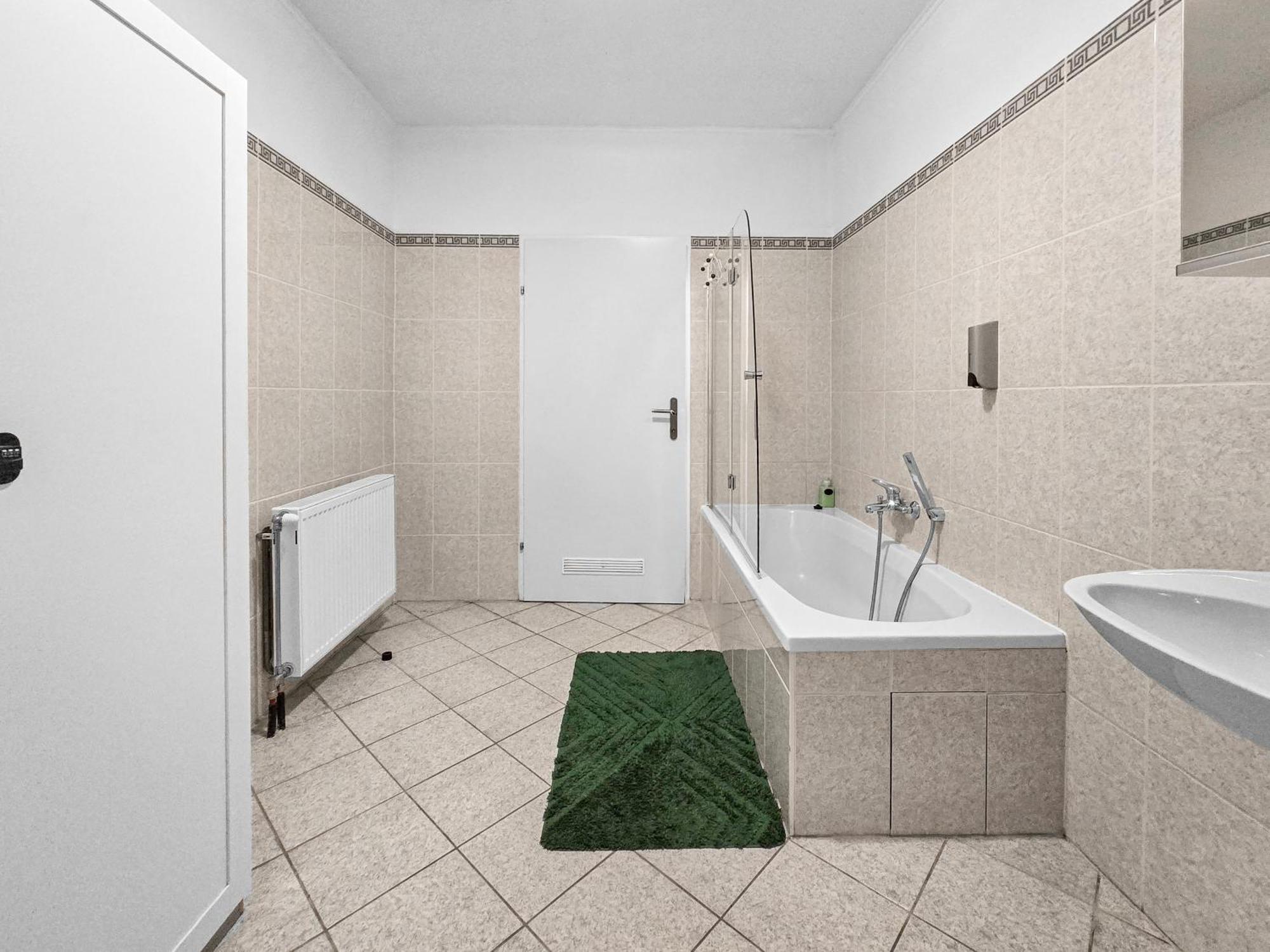 Spacious Three-Bedroom, Three King-Size Beds Viyana Dış mekan fotoğraf
