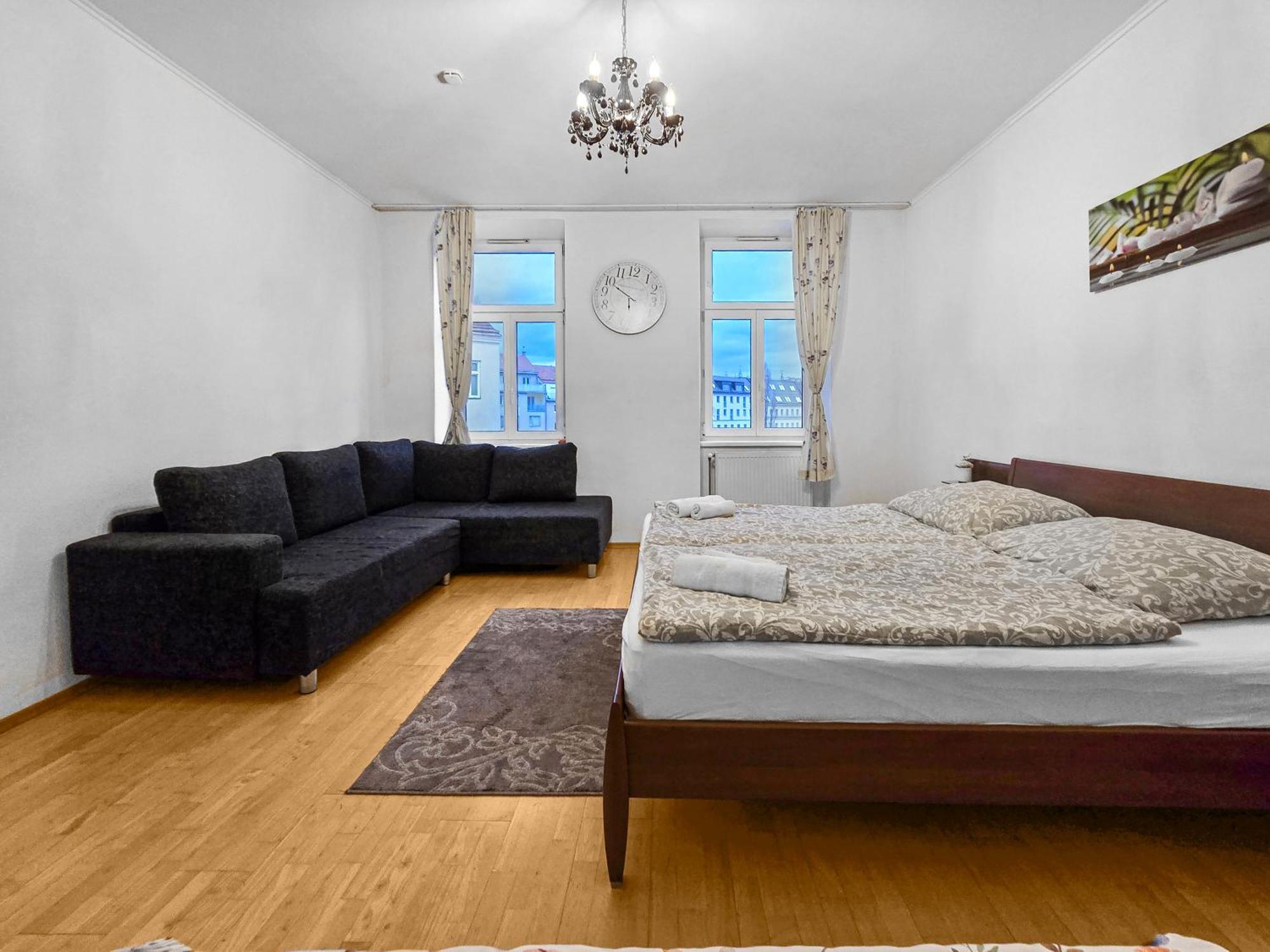 Spacious Three-Bedroom, Three King-Size Beds Viyana Dış mekan fotoğraf